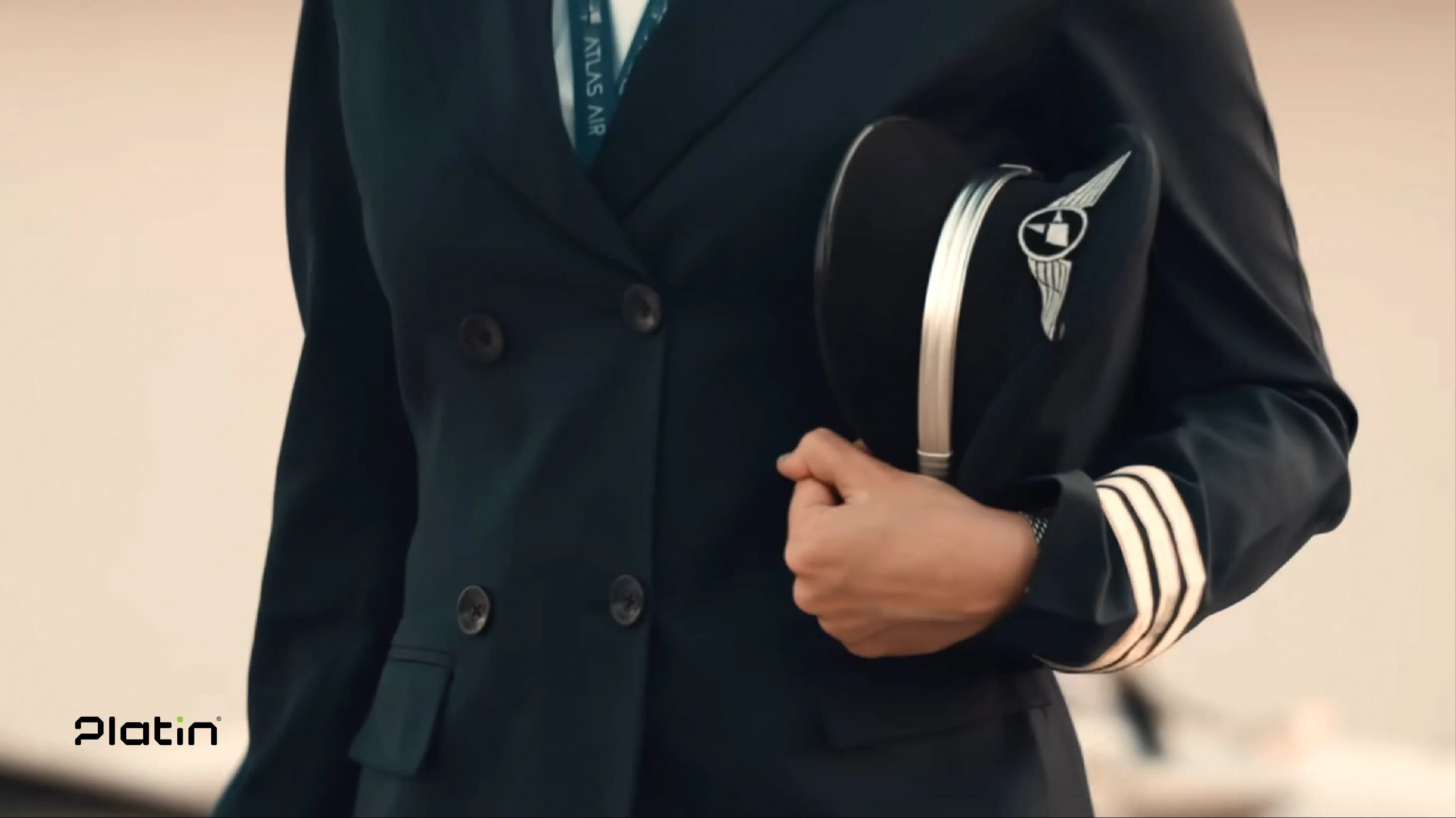 طراحی یونیفرم و هویت بصری اطلس ایر