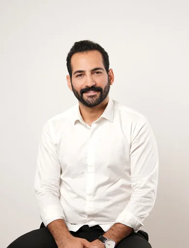 نریمان اخیانی